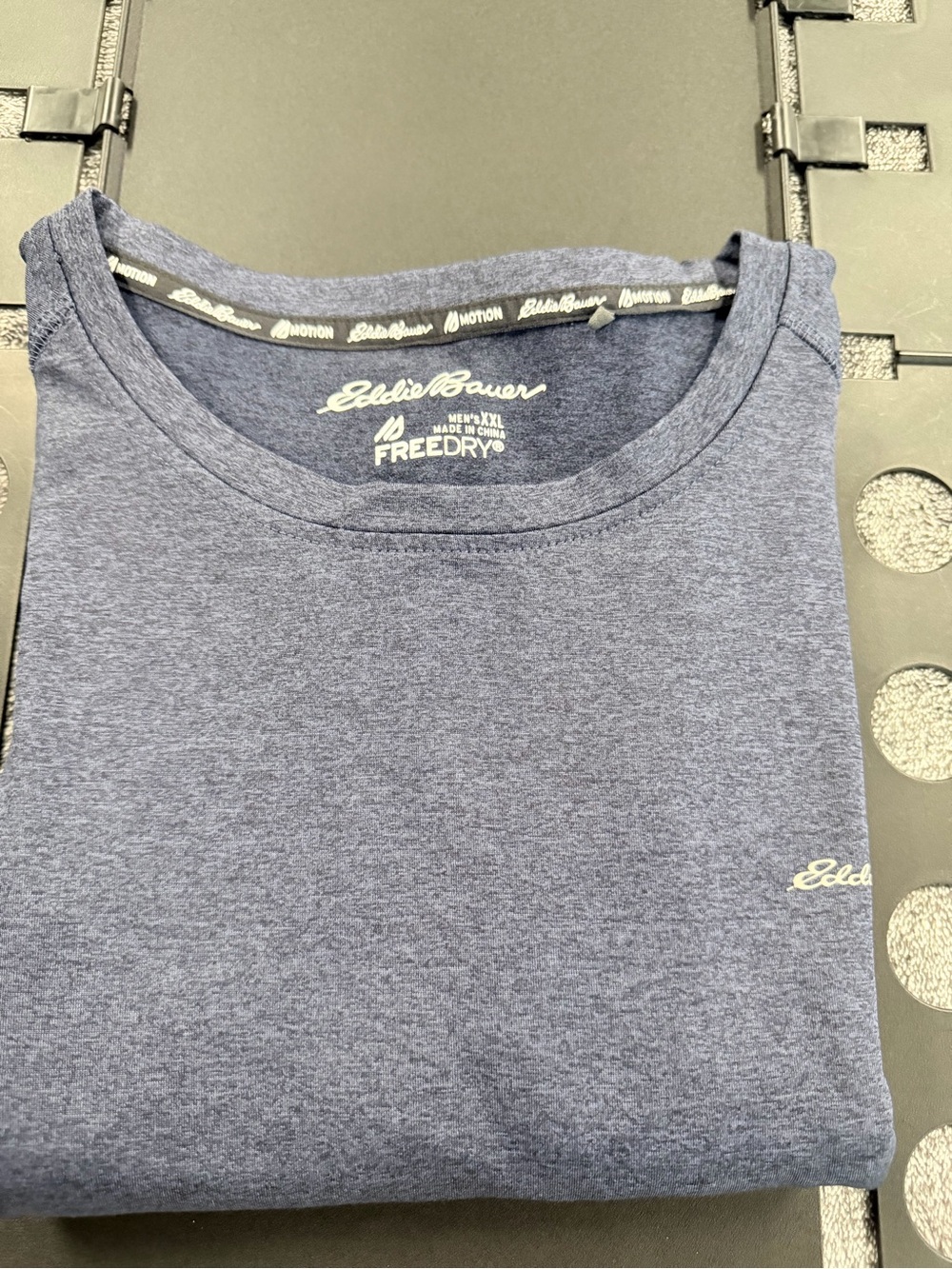 SKU 1324 Eddie Bauer Men’s Heather Blue Short-Sleeve Tee